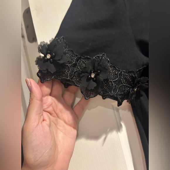 Zara Elegant Black Lace Floral Sleeve Women's Top Size Medium - Picture 3 of 6